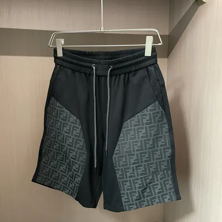 フェンディ ショートパンツ