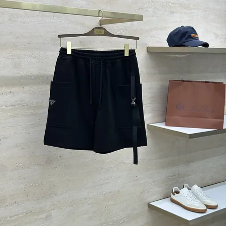 プラダ ショートパンツ