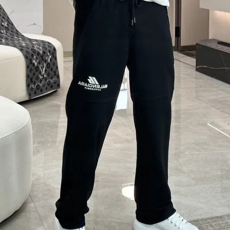 バレンシアガ カジュアルパンツ