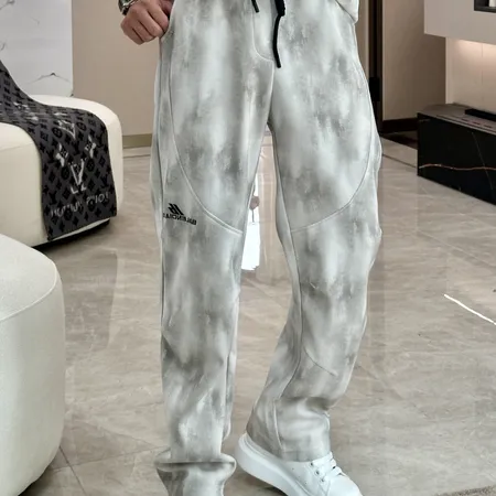 バレンシアガ カジュアルパンツ