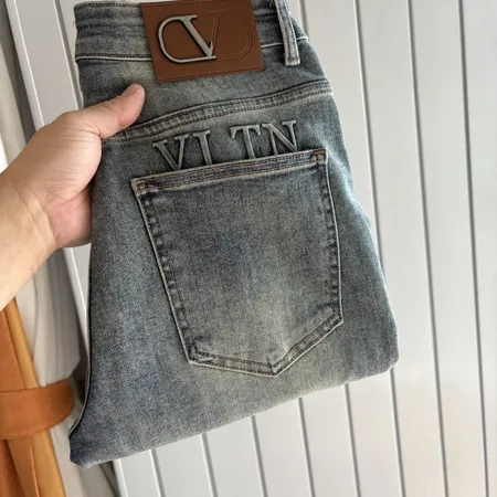 ヴァレンティノ ジーンズ