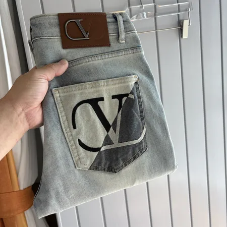 ヴァレンティノ ジーンズ