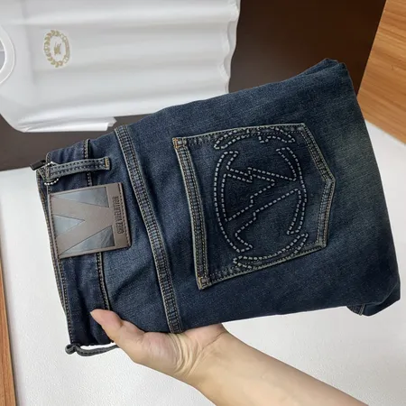 ヴァレンティノ ジーンズ