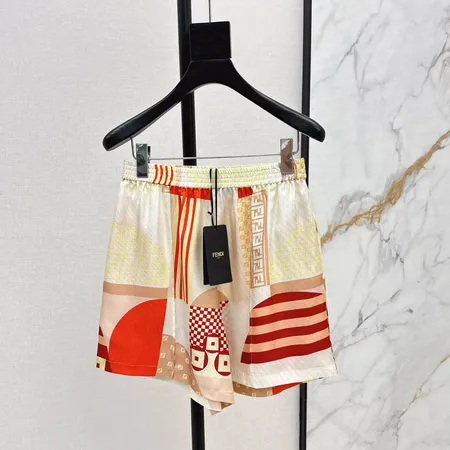 フェンディ ショートパンツ