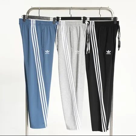 アディダス カジュアルパンツ