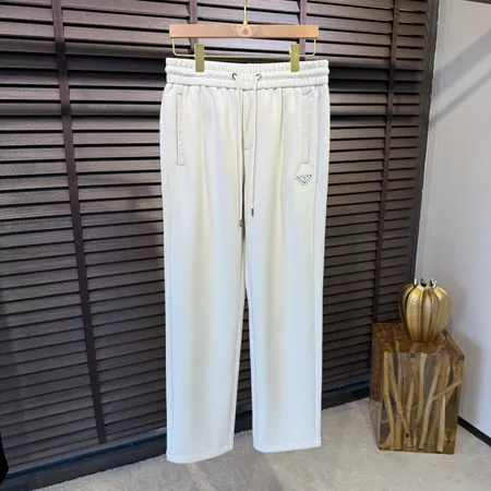 プラダ カジュアルパンツ