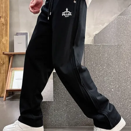 プラダ カジュアルパンツ