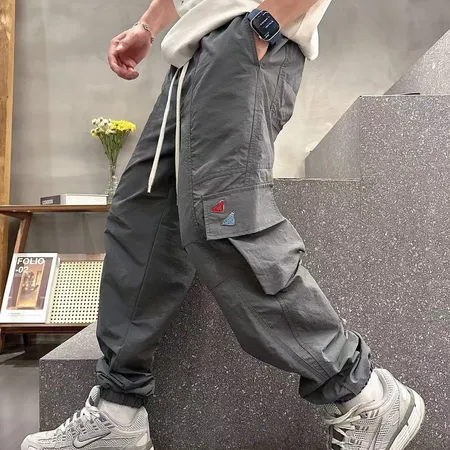 プラダ カジュアルパンツ