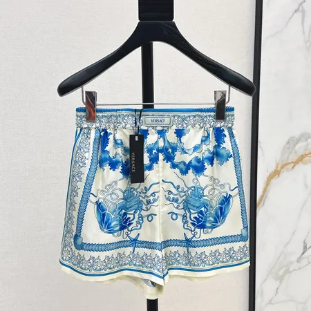 ヴェルサーチ ショートパンツ