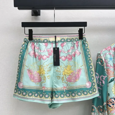 ヴェルサーチ ショートパンツ