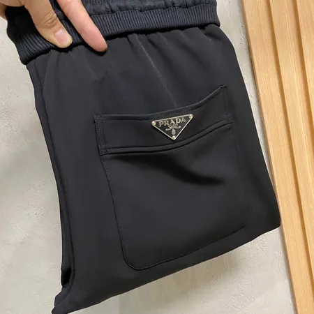 プラダ カジュアルパンツ