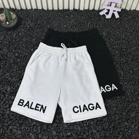 セリーヌ ショートパンツ