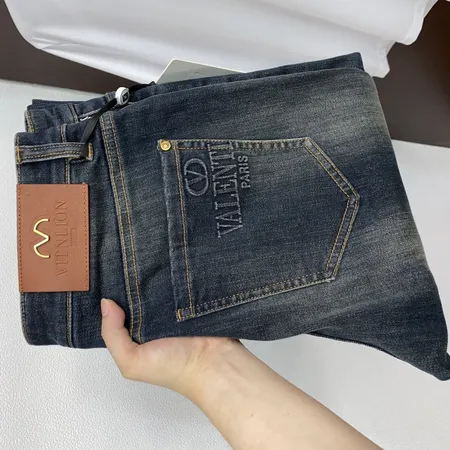 ヴァレンティノ ジーンズ