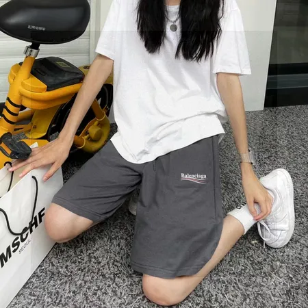 バレンシアガ ショートパンツ