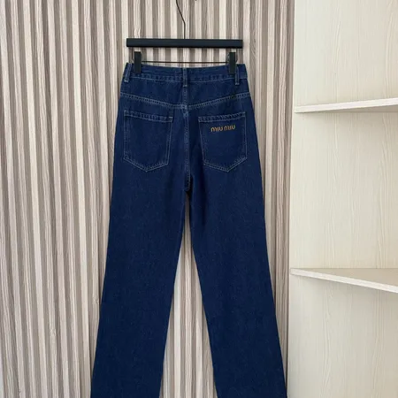 フェラガモ ジーンズ