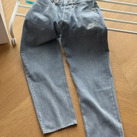 ナイキ ジーンズ
