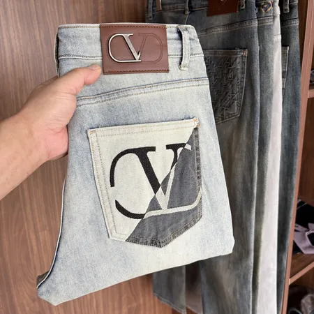 ヴァレンティノ ジーンズ