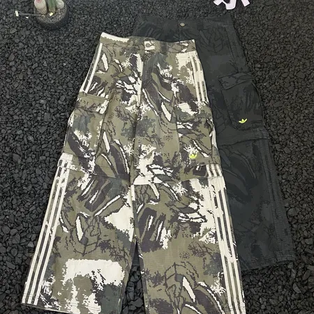 アディダス カジュアルパンツ