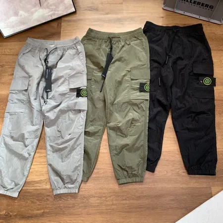 フェラガモ カジュアルパンツ