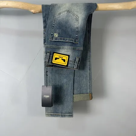 フェンディ ジーンズ