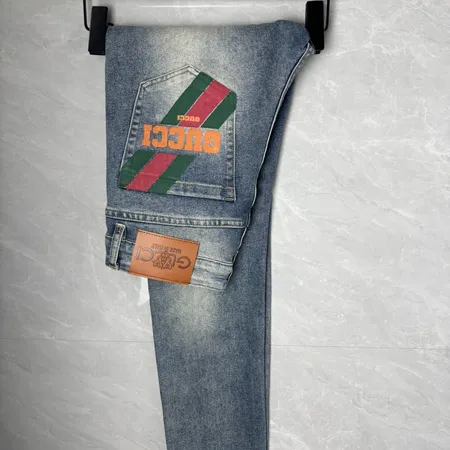 グッチ ジーンズ