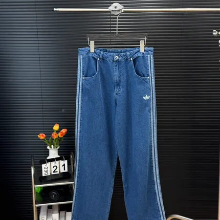 アディダス ジーンズ