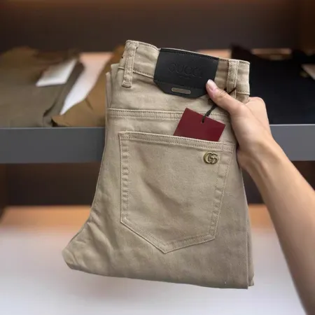 グッチ ジーンズ