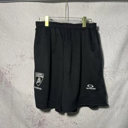 バレンシアガ ショートパンツ