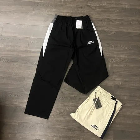 バレンシアガ カジュアルパンツ