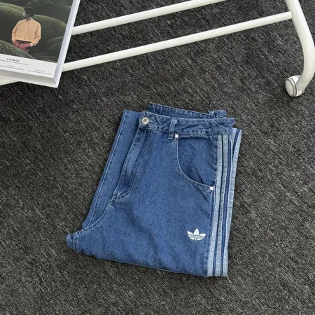アディダス ジーンズ