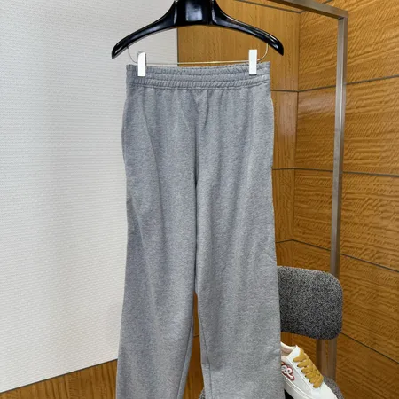 ジバンシィ トレーニングパンツ