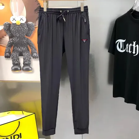 プラダ カジュアルパンツ