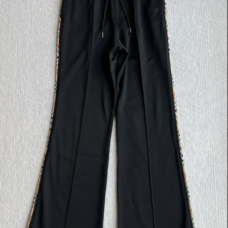 バーバリー ス カジュアルパンツ