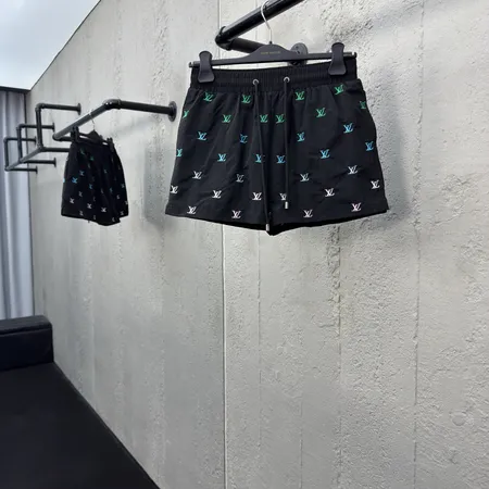 ルイヴィトン ショートパンツ