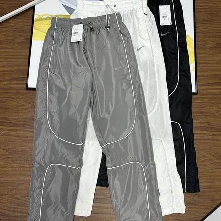 ナイキ カジュアルパンツ