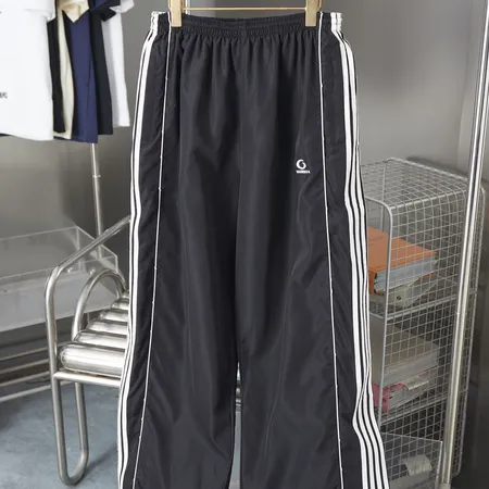 バレンシアガ カジュアルパンツ