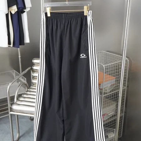 バレンシアガ カジュアルパンツ