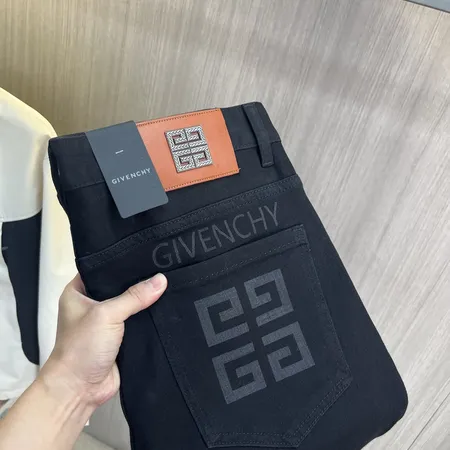 ジバンシィ ジーンズ