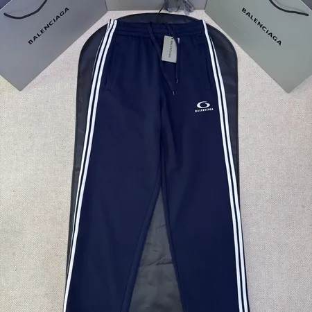 バレンシアガ カジュアルパンツ