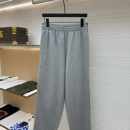 ジバンシィ トレーニングパンツ