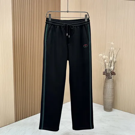 グッチ カジュアルパンツ