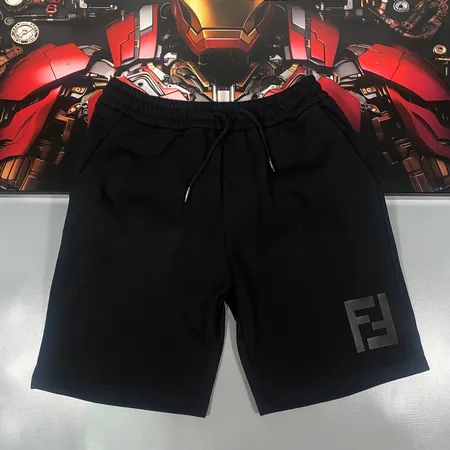 ヴェルサーチ ショートパンツ