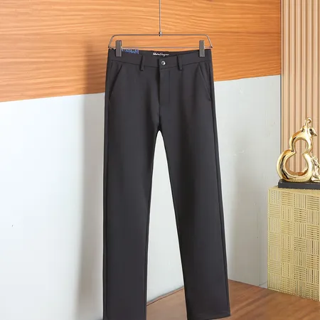 フェラガモ カジュアルパンツ