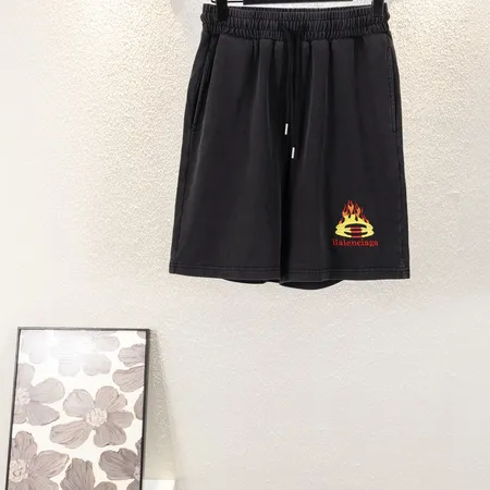 バレンシアガ ショートパンツ