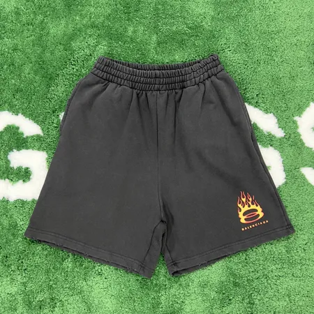 バレンシアガ ショートパンツ