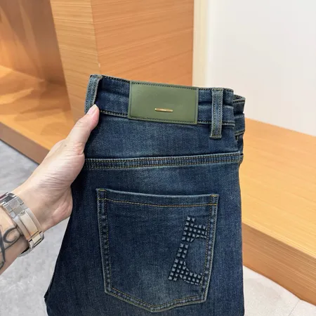 フェラガモ ジーンズ