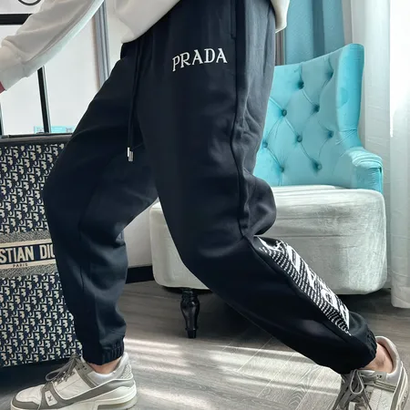 プラダ カジュアルパンツ