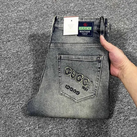 グッチ ジーンズ