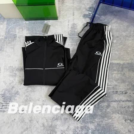 バレンシアガ カジュアルパンツ