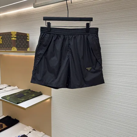 プラダ ショートパンツ